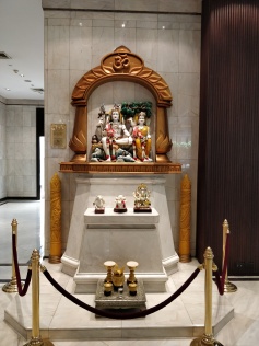 The Idols of Shiva-Parvati at the lobby of the hotel.